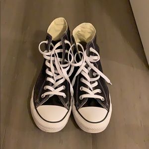 Black high top converse size 7.5 in woman’s